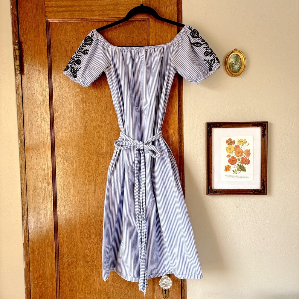Who What Wear Blue & White Stripped Shift Dress with Belt SIZE XS